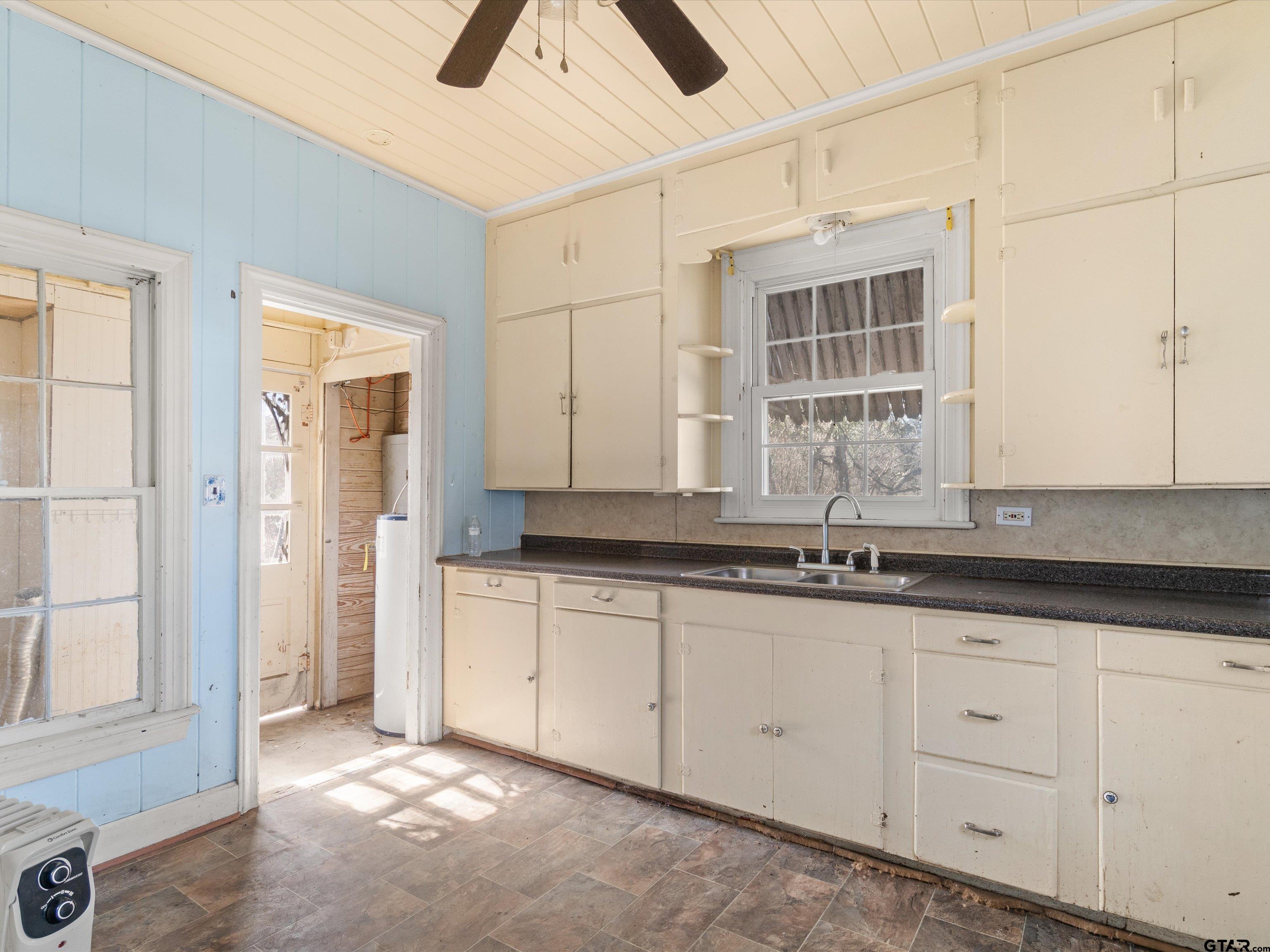 102 South Front Street Overton, TX 75684 - Photo 17 of 22