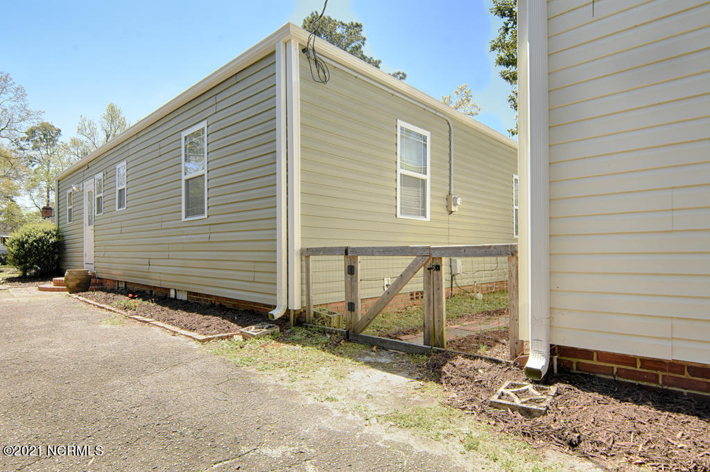 2221 Klein Road Wilmington, NC 28405 - Photo 5 of 23 side2