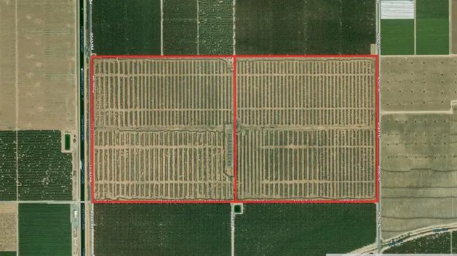 a view of a tennis court