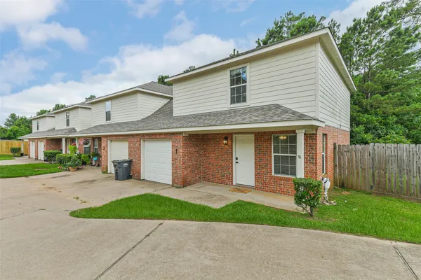 $1,695 | 1799 League Line Road, Unit 1, Conroe, TX 77304