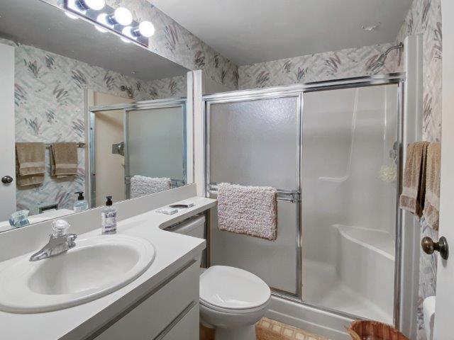 62 Springdale Circle Palm Springs, FL 33461 - Photo 6 of 11 62 Springdale Circle Bath 2