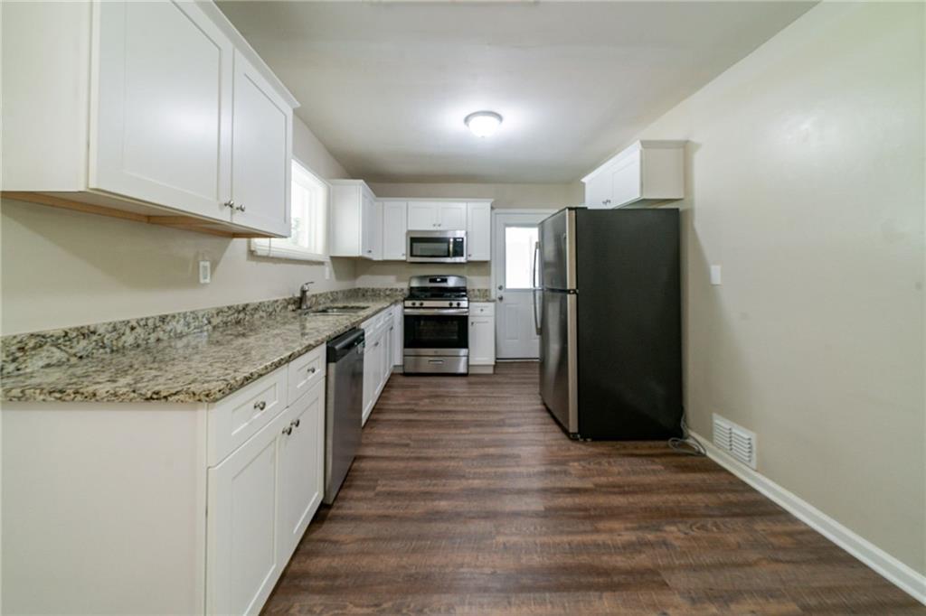 3904 West Hilda Circle Decatur, GA 30035 - Photo 3 of 32