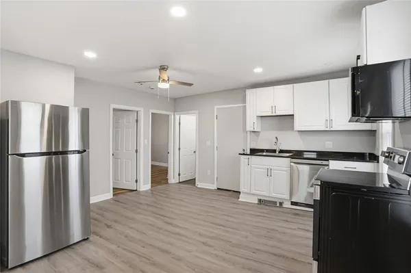 $2,000 | 188 Division Street, Unit 2F, Woonsocket, RI 02895