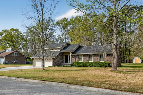 $2,350 | 106 Travelers Rest Boulevard, Summerville, SC 29485