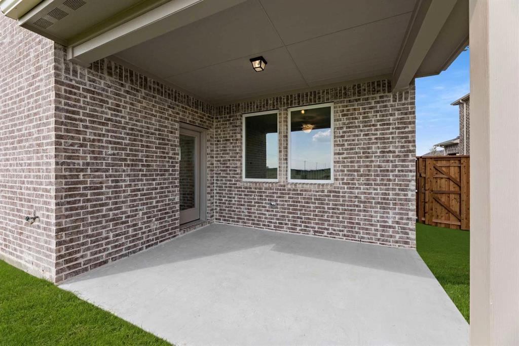 14100 Harden Street Pilot Point, TX 76258 - Photo 7 of 40