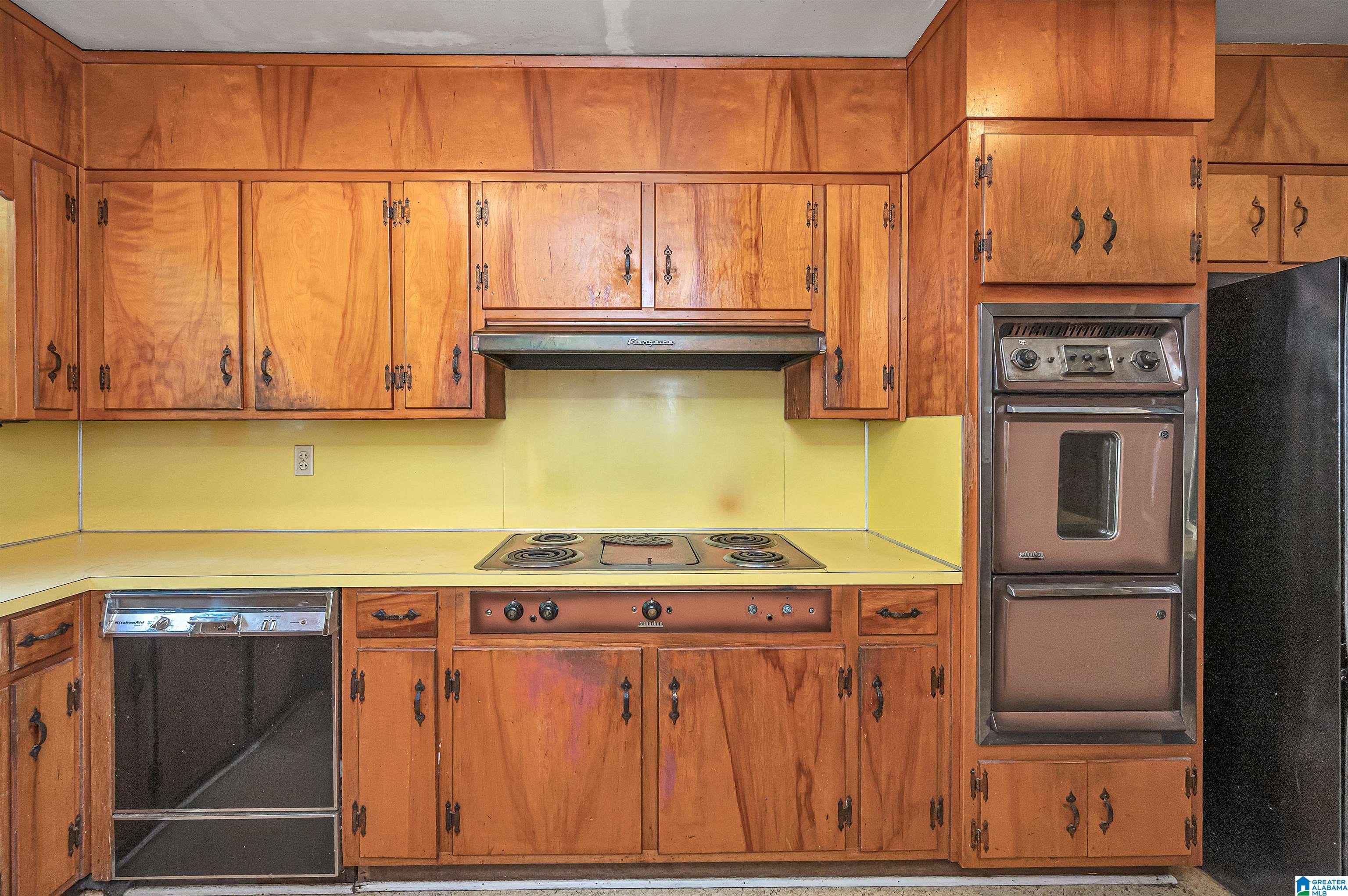 3 Meadow Lane Bessemer, AL 35020 - Photo 10 of 38