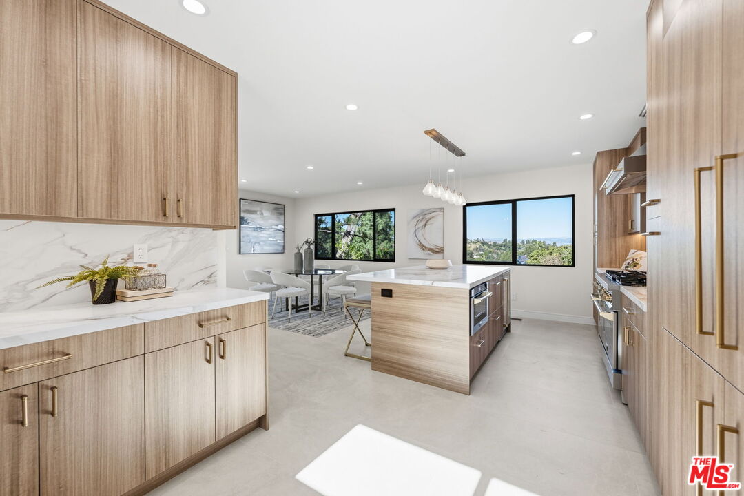 3465 Valley Meadow Road Sherman Oaks, CA 91403 - Photo 14 of 71