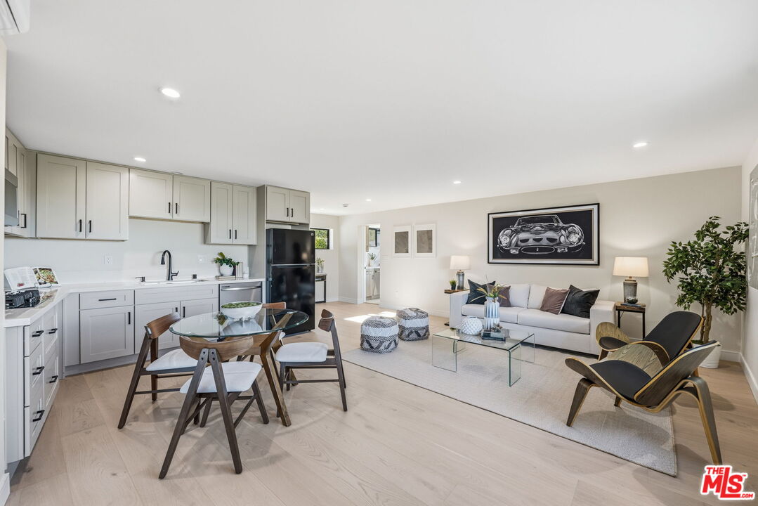 3465 Valley Meadow Road Sherman Oaks, CA 91403 - Photo 16 of 71