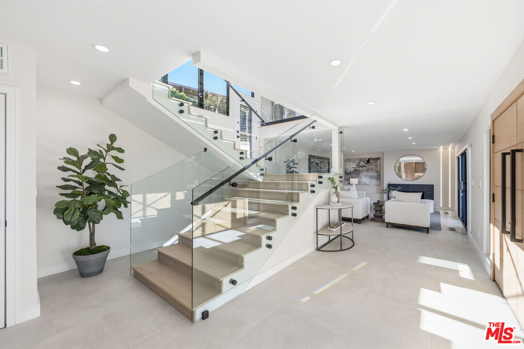 3465 Valley Meadow Road Sherman Oaks, CA 91403 - Photo 19 of 71