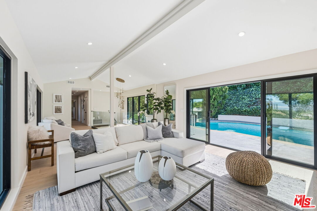 3465 Valley Meadow Road Sherman Oaks, CA 91403 - Photo 22 of 71