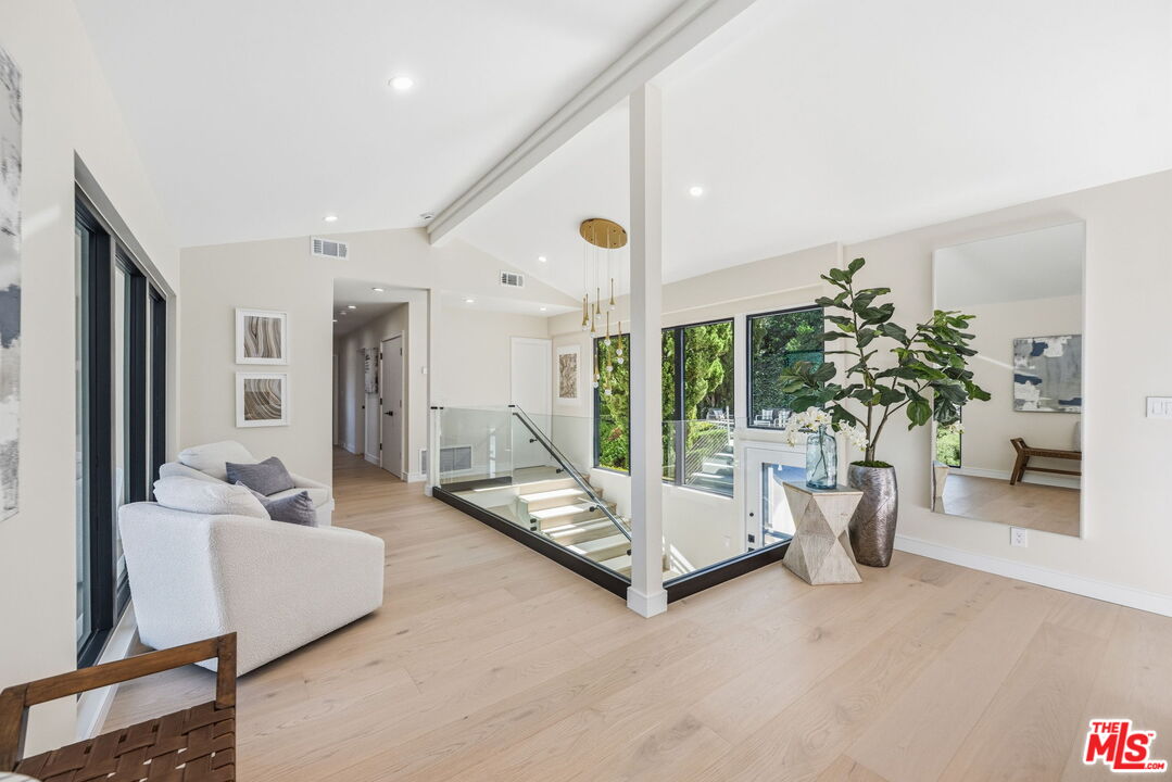 3465 Valley Meadow Road Sherman Oaks, CA 91403 - Photo 23 of 71