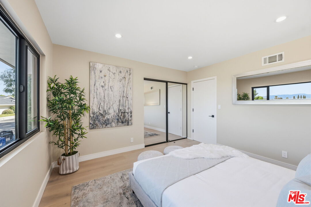 3465 Valley Meadow Road Sherman Oaks, CA 91403 - Photo 25 of 71