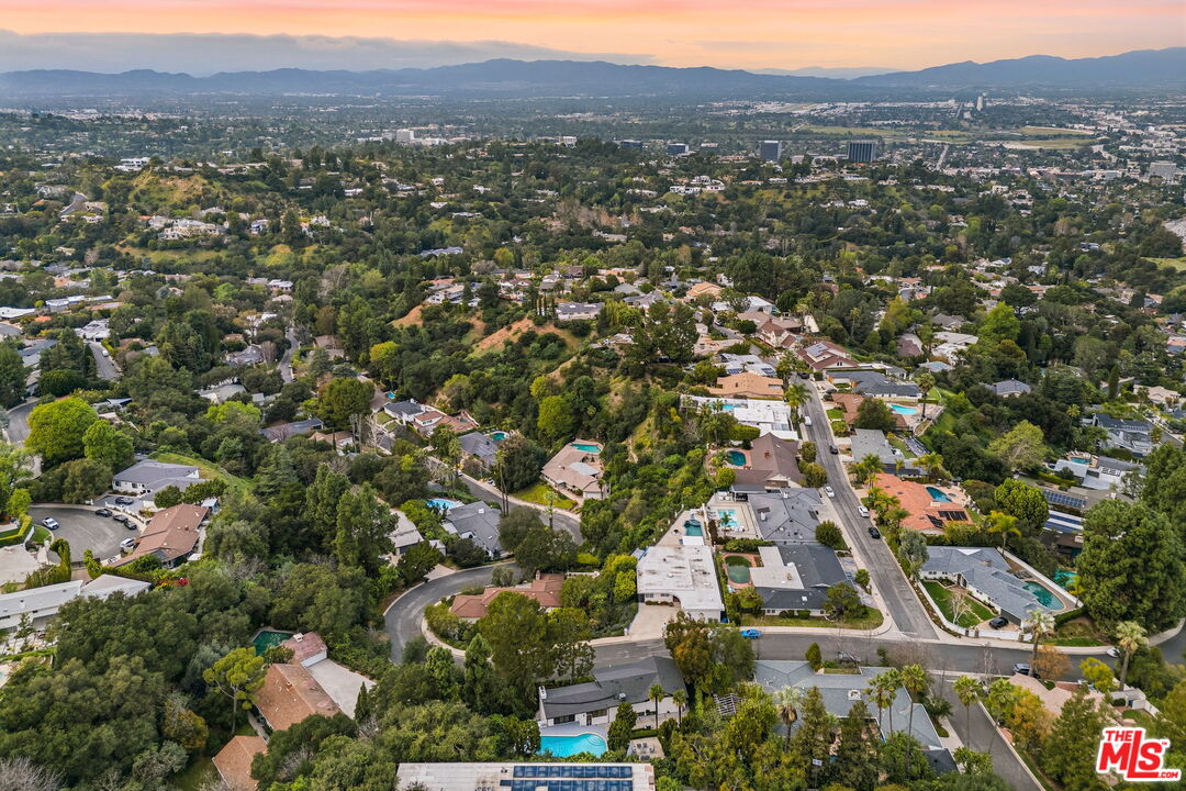 3465 Valley Meadow Road Sherman Oaks, CA 91403 - Photo 3 of 71