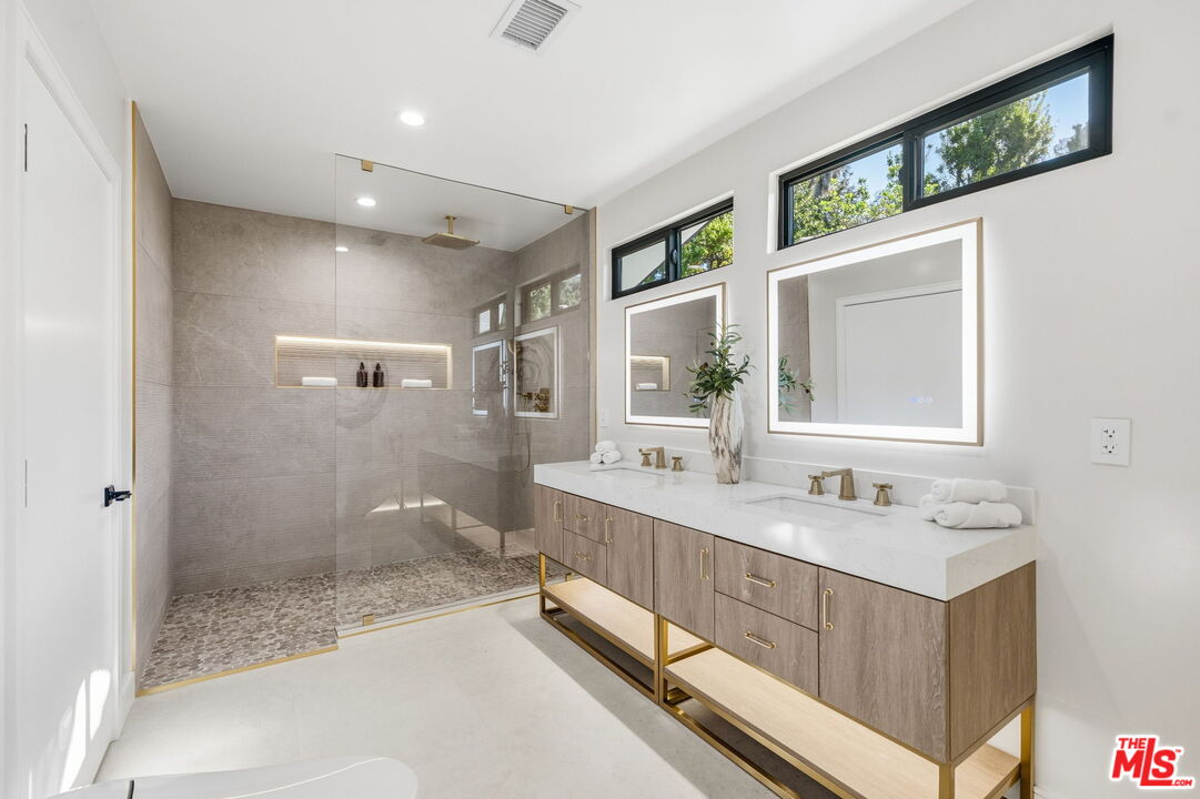 3465 Valley Meadow Road Sherman Oaks, CA 91403 - Photo 36 of 71