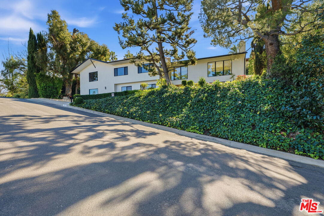 3465 Valley Meadow Road Sherman Oaks, CA 91403 - Photo 45 of 71