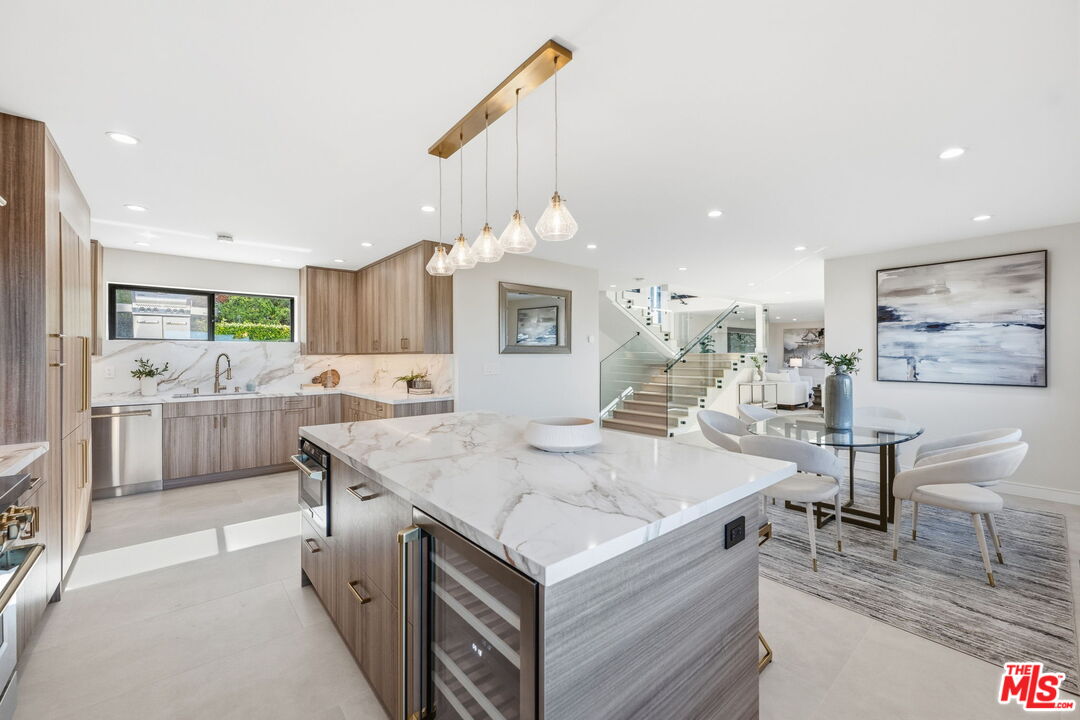 3465 Valley Meadow Road Sherman Oaks, CA 91403 - Photo 5 of 71