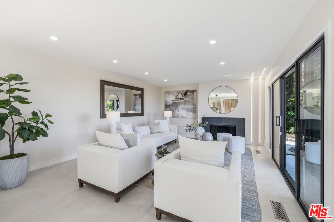 3465 Valley Meadow Road Sherman Oaks, CA 91403 - Photo 6 of 71