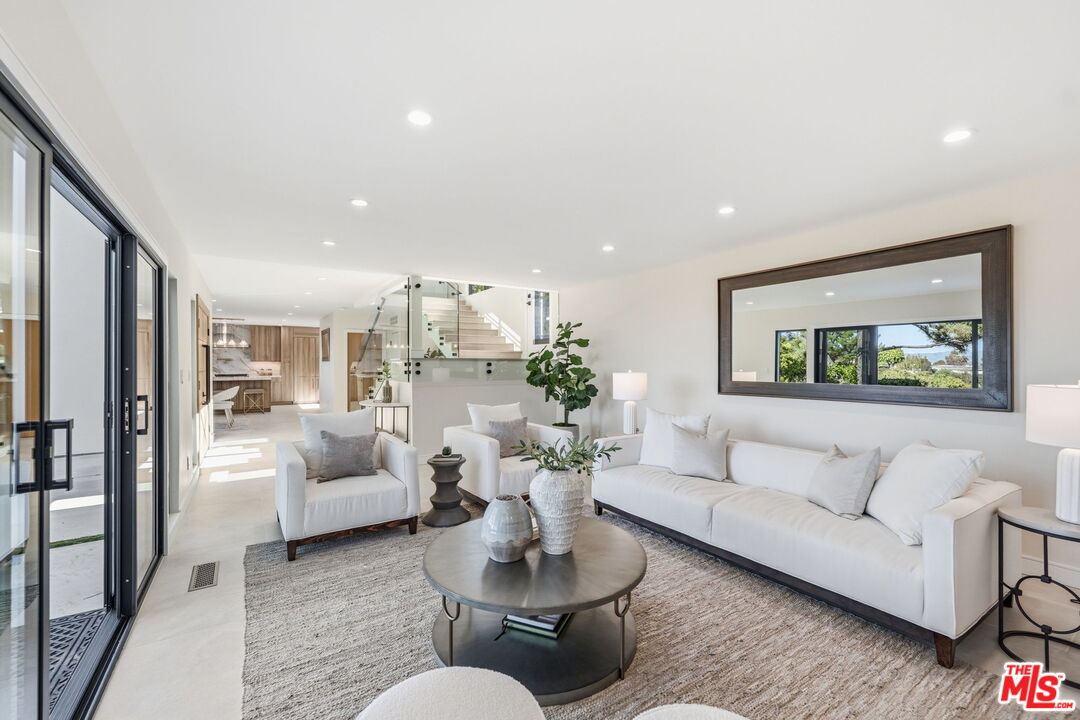 3465 Valley Meadow Road Sherman Oaks, CA 91403 - Photo 8 of 71