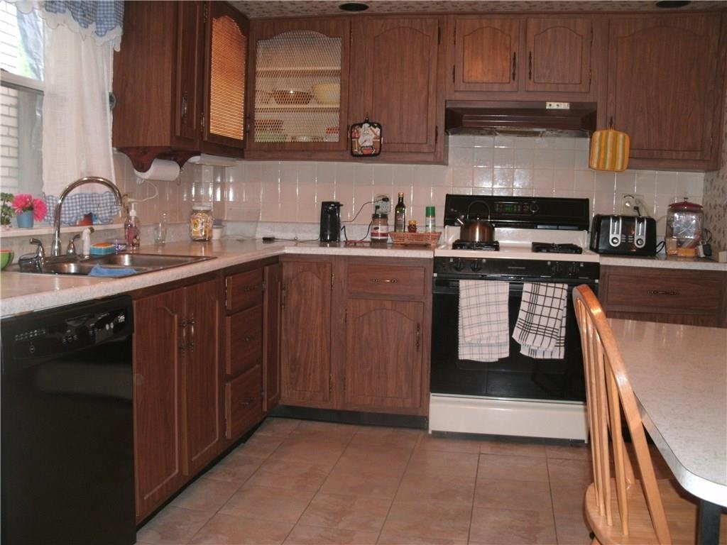 117 East Garden Road Pittsburgh, PA 15227 - Photo 2 of 18 Kitchen