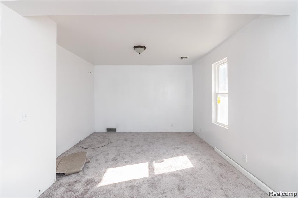 1601 Center Road Flint, MI 48506 - Photo 10 of 25