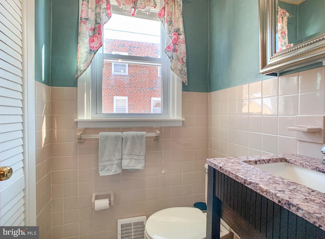 723 Ripley Street Philadelphia, PA 19111 - Photo 16 of 37 Powder Room