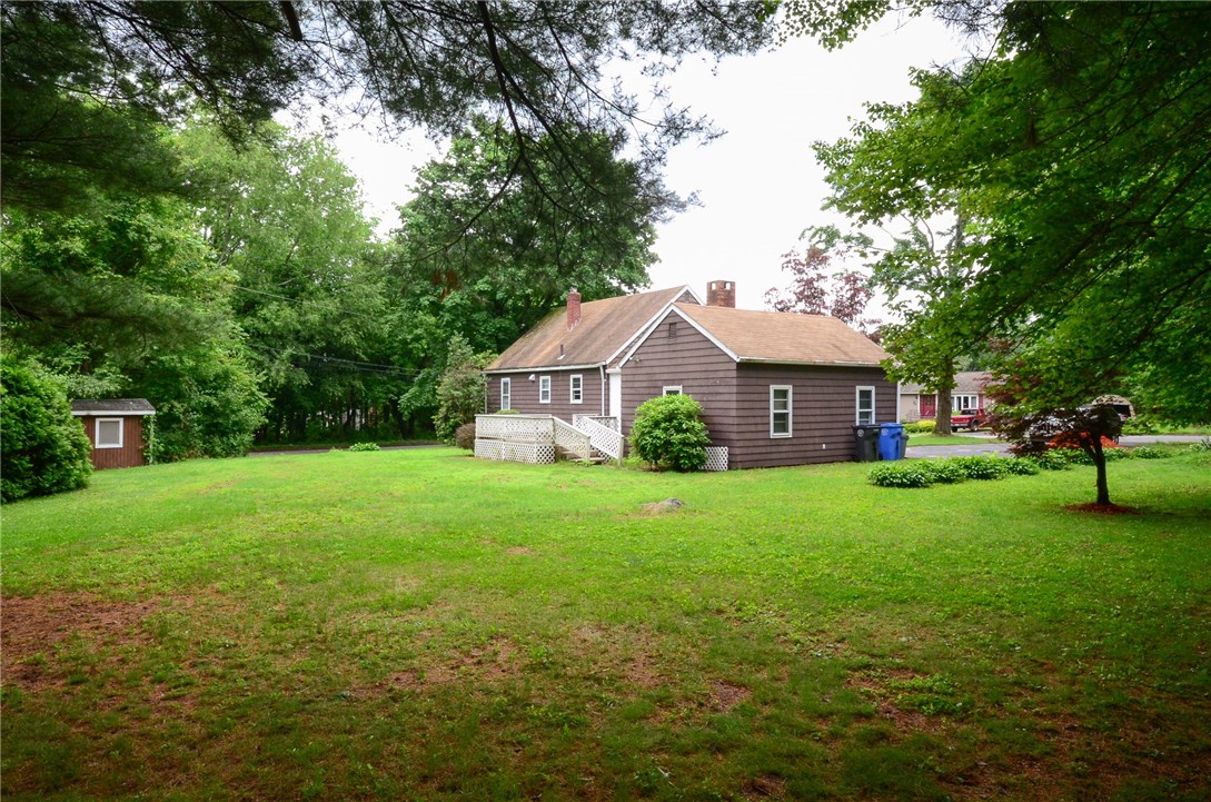 157 Laten Knight Road Cranston, RI 02921 - Photo 5 of 25