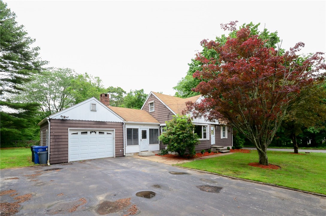 157 Laten Knight Road Cranston, RI 02921 - Photo 6 of 25