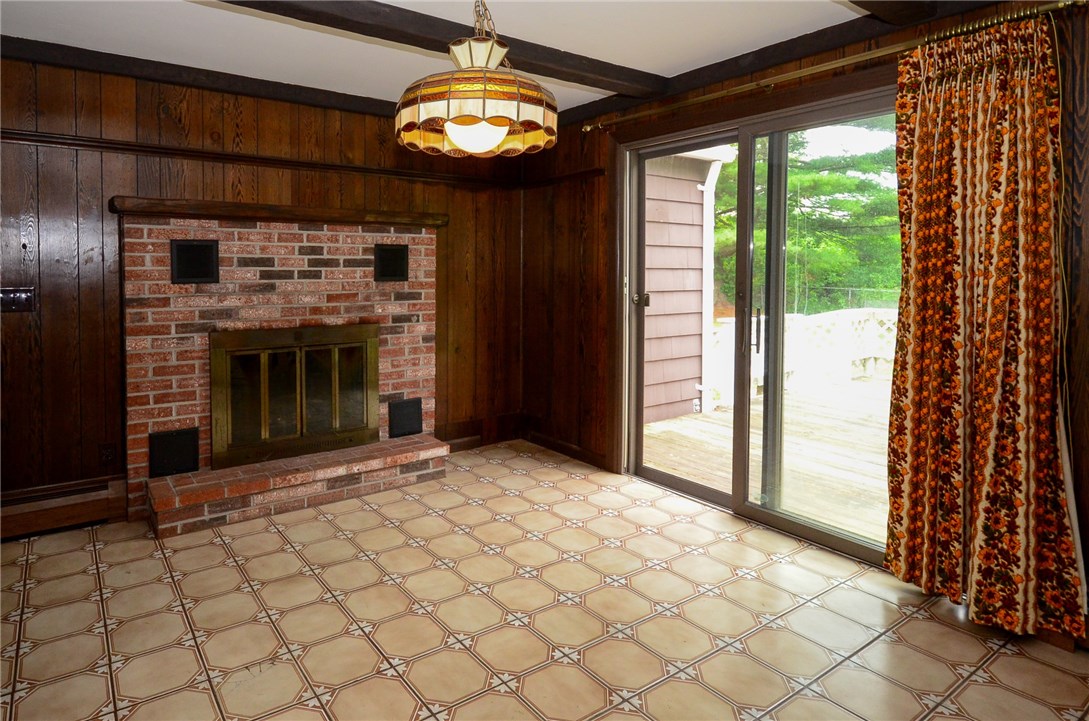 157 Laten Knight Road Cranston, RI 02921 - Photo 7 of 25