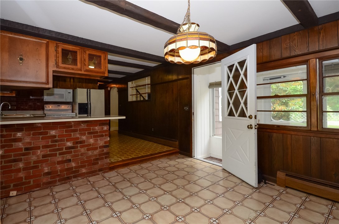 157 Laten Knight Road Cranston, RI 02921 - Photo 9 of 25