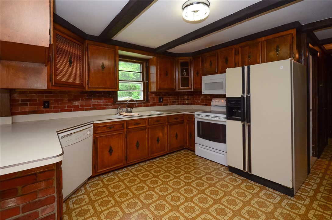 157 Laten Knight Road Cranston, RI 02921 - Photo 10 of 25