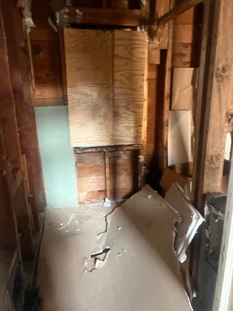 $18,500 | 20137 Helen Street, Detroit, MI 48234