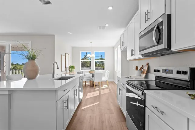 $949,900 | 840 61st Avenue Northeast, St. Petersburg, FL 33703