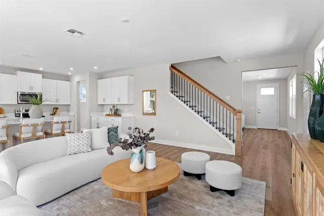 $949,900 | 840 61st Avenue Northeast, St. Petersburg, FL 33703