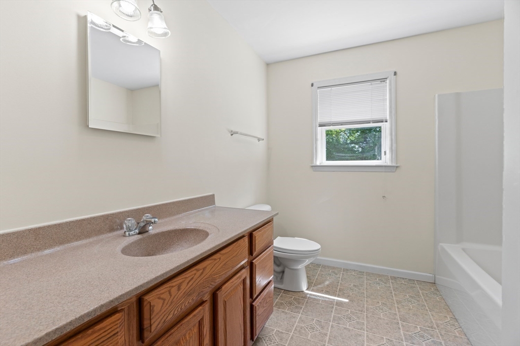 53 Farm Street Blackstone, MA 01504 - Photo 21 of 42