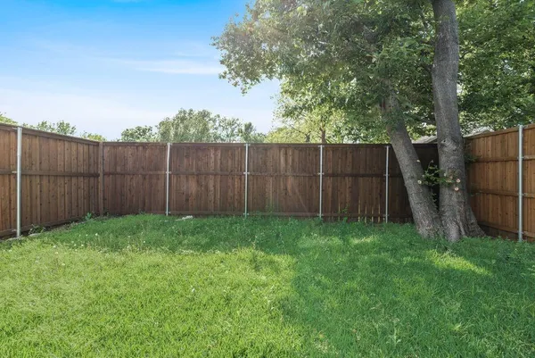 $640,000 | 703 North Tennessee Street, Unit AB, McKinney, TX 75069