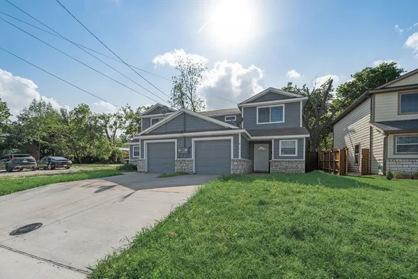 $640,000 | 703 North Tennessee Street, Unit AB, McKinney, TX 75069