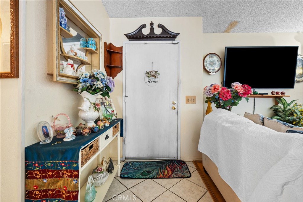 966 West Bohnert Avenue Rialto, CA 92377 - Photo 11 of 38