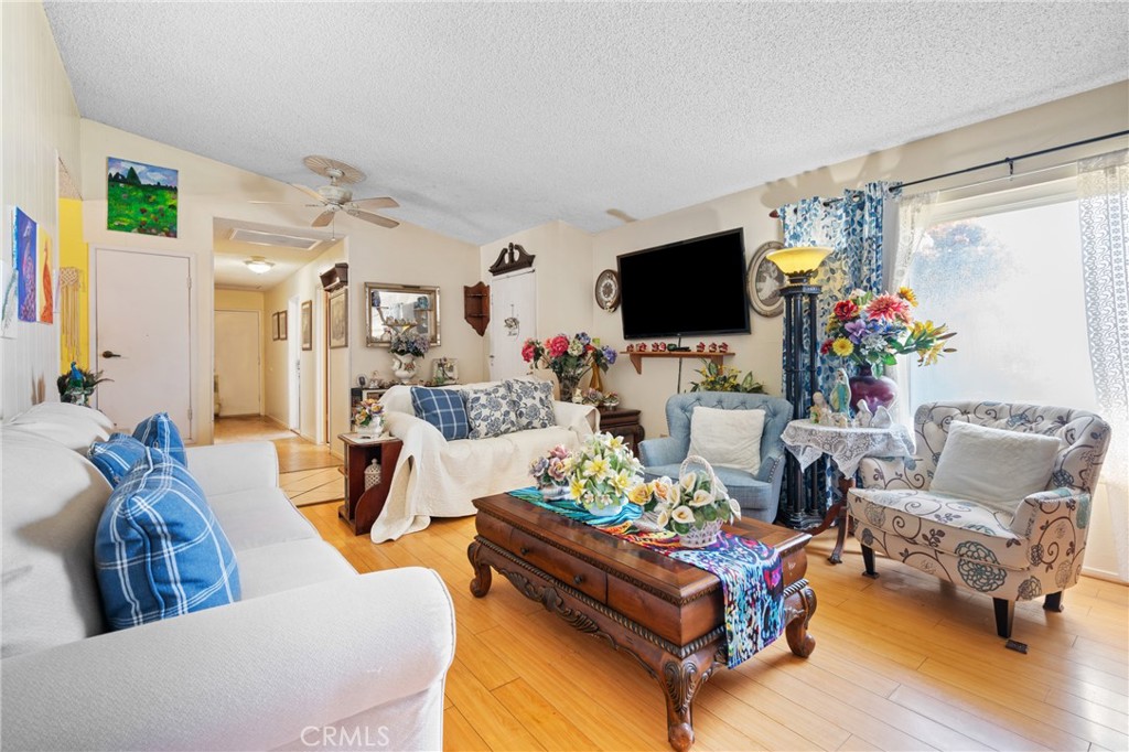 966 West Bohnert Avenue Rialto, CA 92377 - Photo 14 of 38