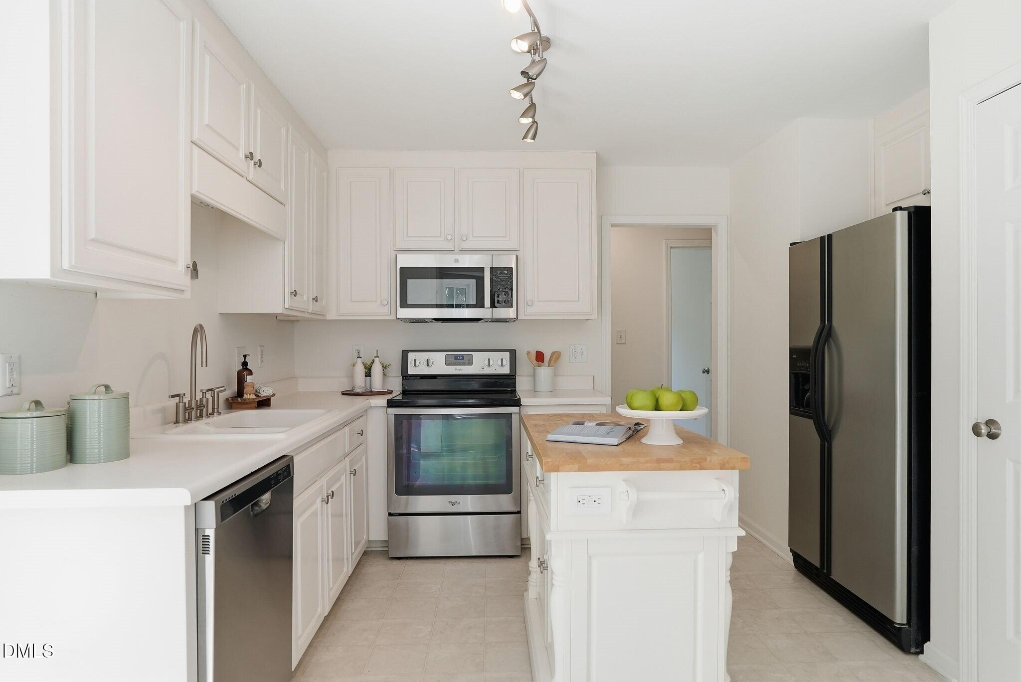 8013 Tobin Place Raleigh, NC 27612 - Photo 11 of 46 015_8013 Tobin Place19