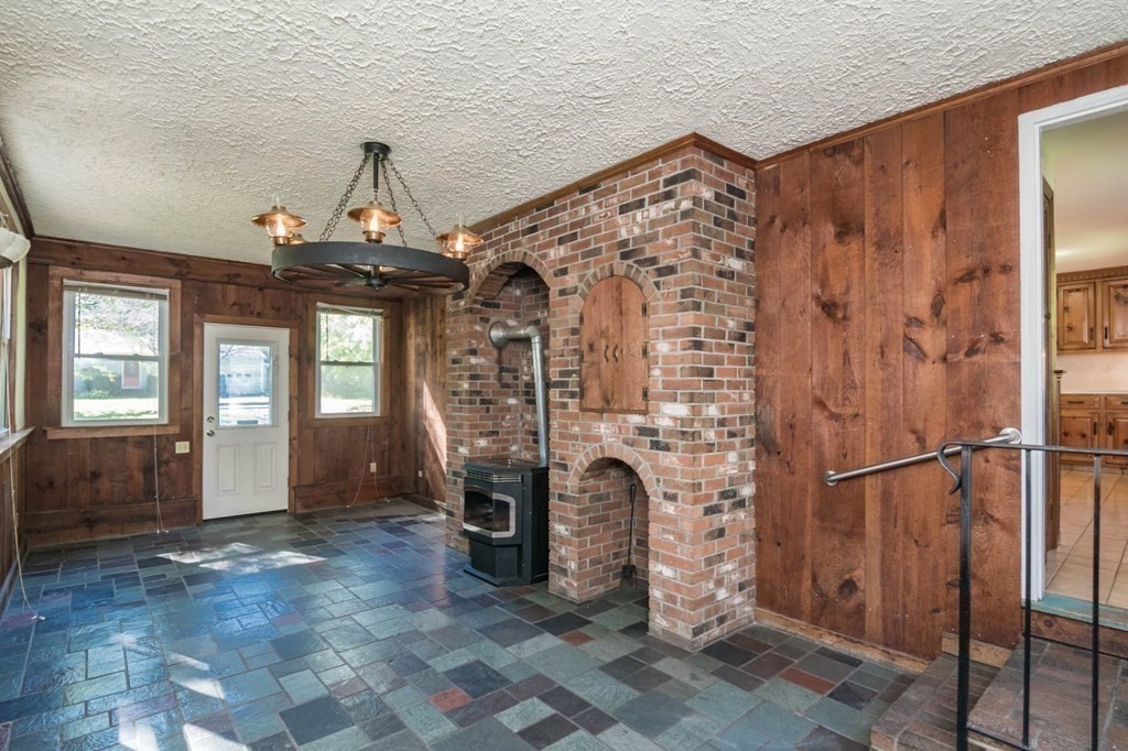 25 Greenwich Road Amherst, MA 01002 - Photo 5 of 30 Gallery Image 5