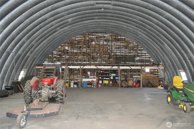 a view of parking area