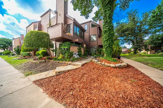 $129,000 | 1704 Baird Farm Circle, Unit 4104, Arlington, TX 76006