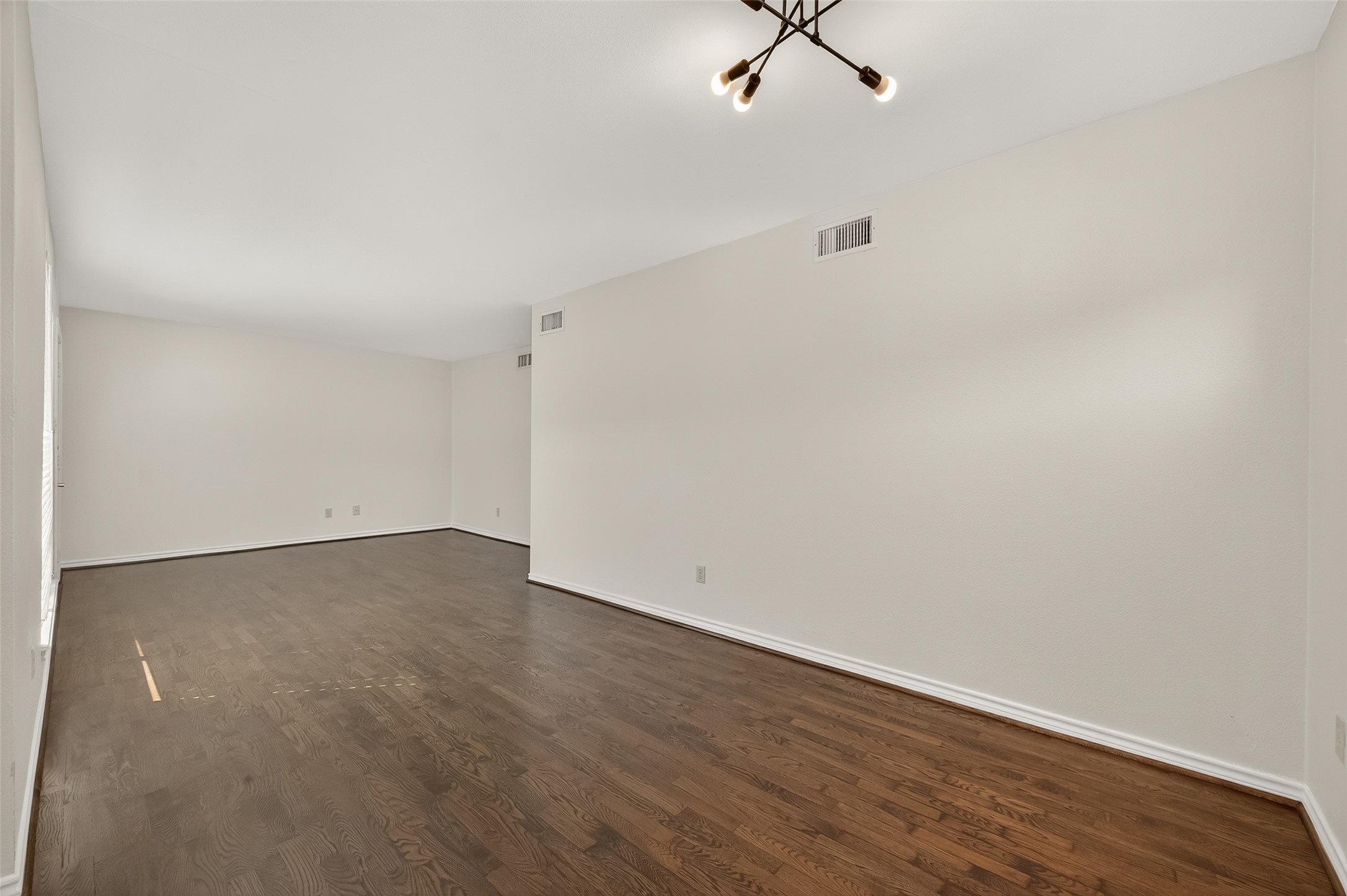 2020 Huldy Street, Unit 10 Houston, TX 77019 - Photo 12 of 24 a view of a room