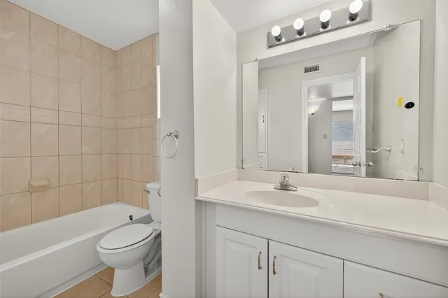 $1,350 | 2020 Huldy Street, Unit 10, Houston, TX 77019