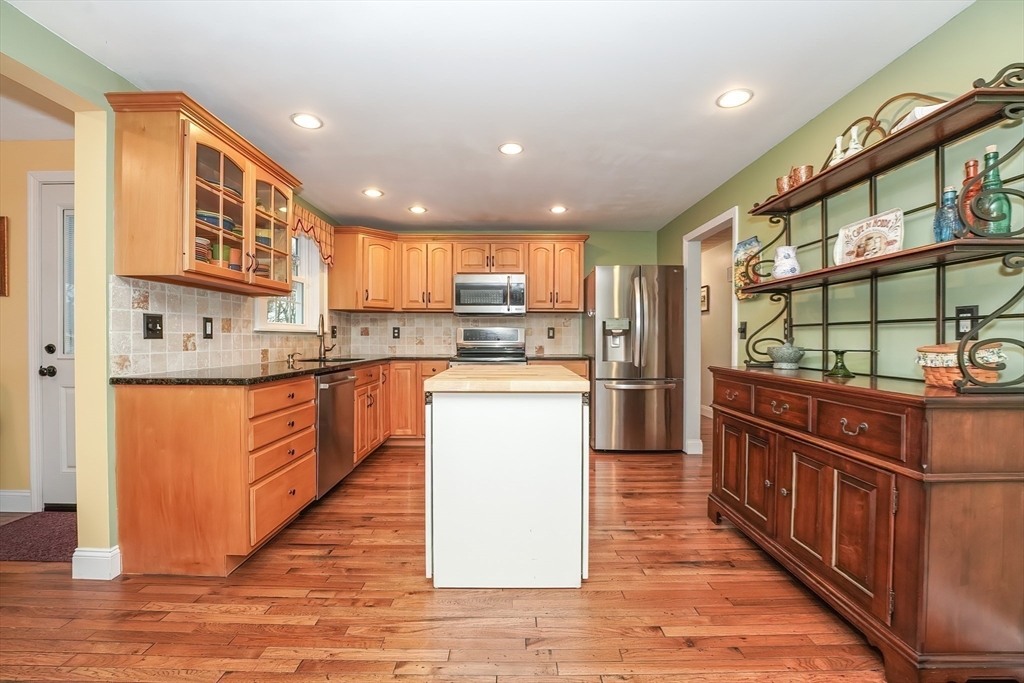 1 Robbern Road Hopkinton, MA 01748 - Photo 10 of 42 Gallery Image 10