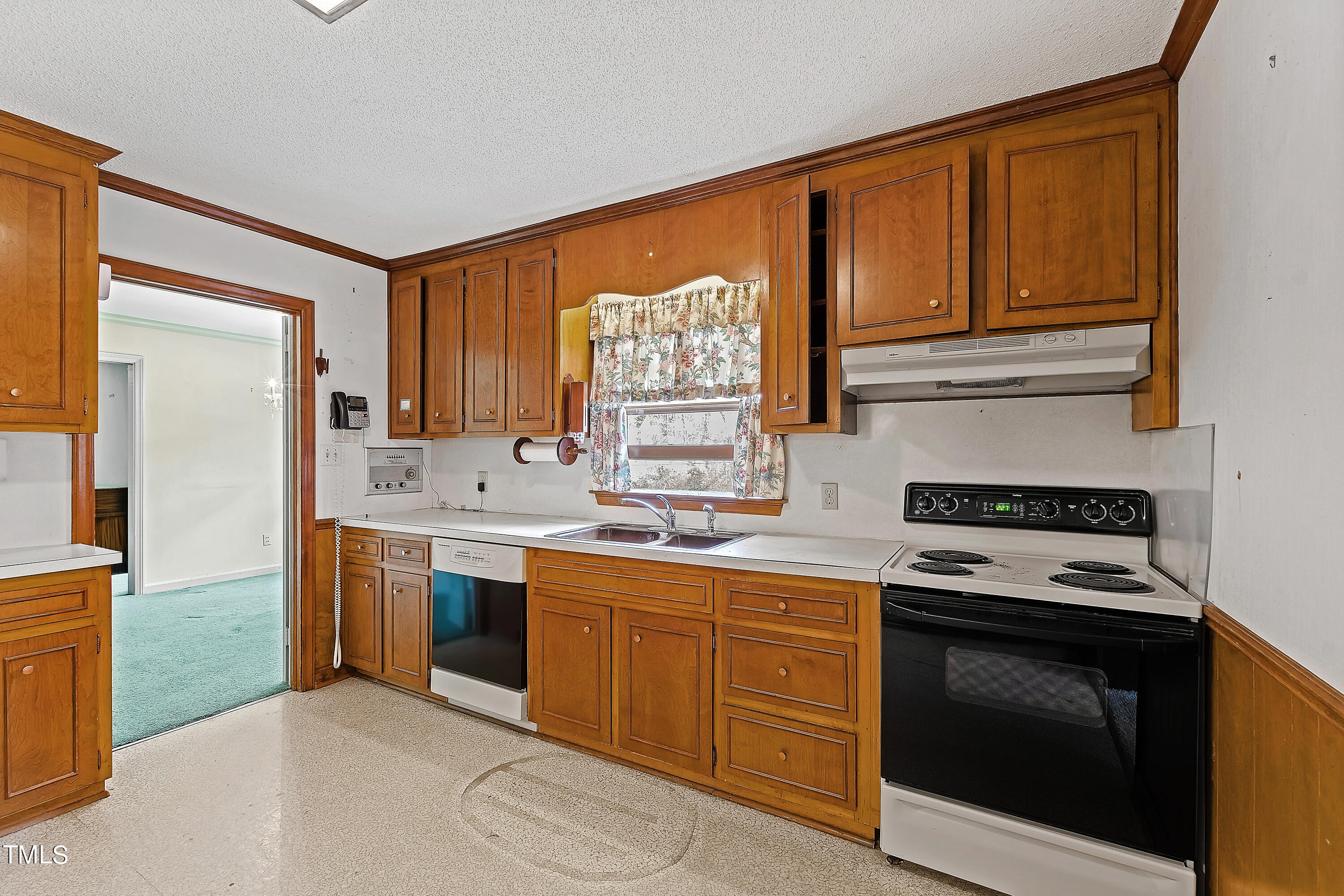 1725 Brooks Avenue Raleigh, NC 27607 - Photo 8 of 42 6 kitchen_4