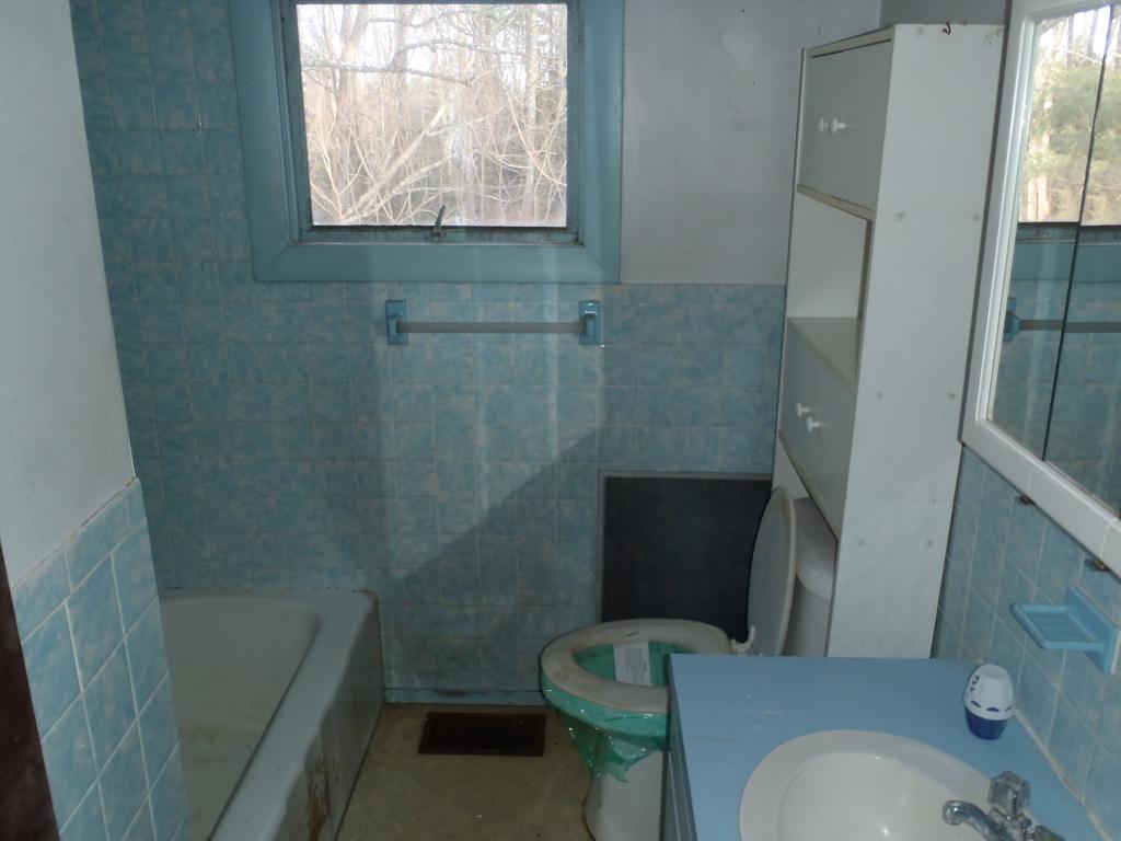 109 Beech Hill Road Exeter, NH 03833 - Photo 4 of 13 Gallery Image 4