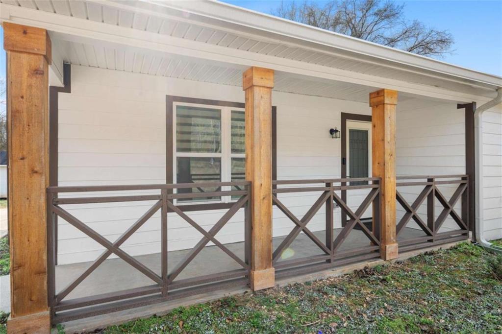 1220 South Hampton Road Hampton, GA 30228 - Photo 27 of 30 a view of an outdoor space and a window