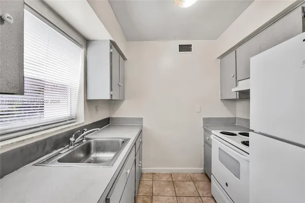 $1,950 | 2241 Northwest 59th Terrace, Unit 1, Lauderhill, FL 33313