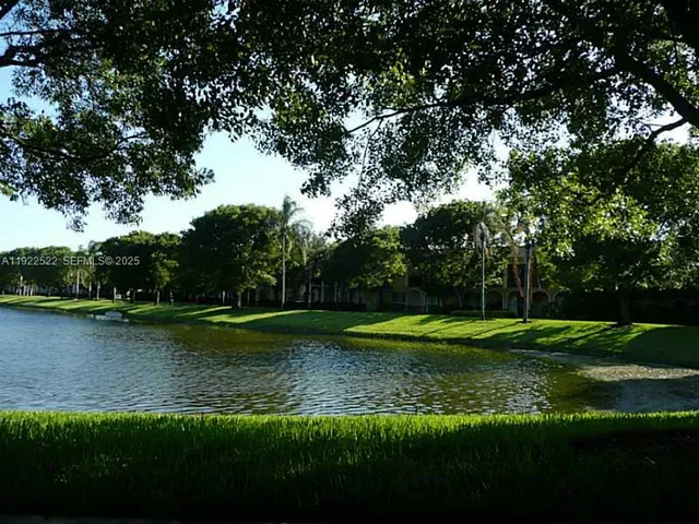 $2,300 | 2494 Centergate Drive, Unit 302, Miramar, FL 33025